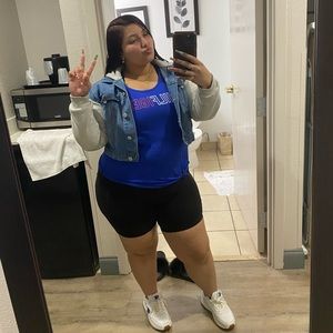 Meet your Posher, Esteylin